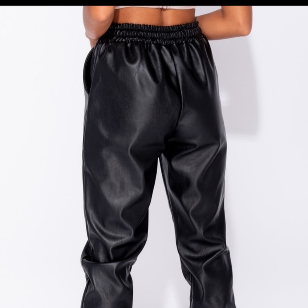 Jogging Trousers - Picture 15 of 16